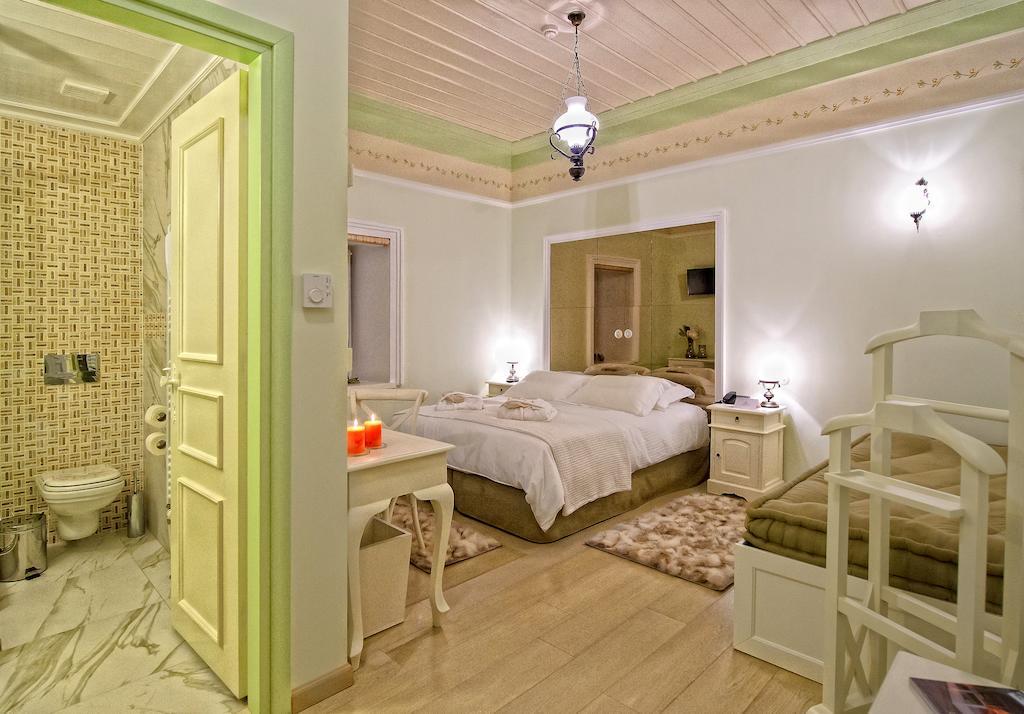 Orologopoulos Mansion Luxury Hotel كاستوريا الغرفة الصورة